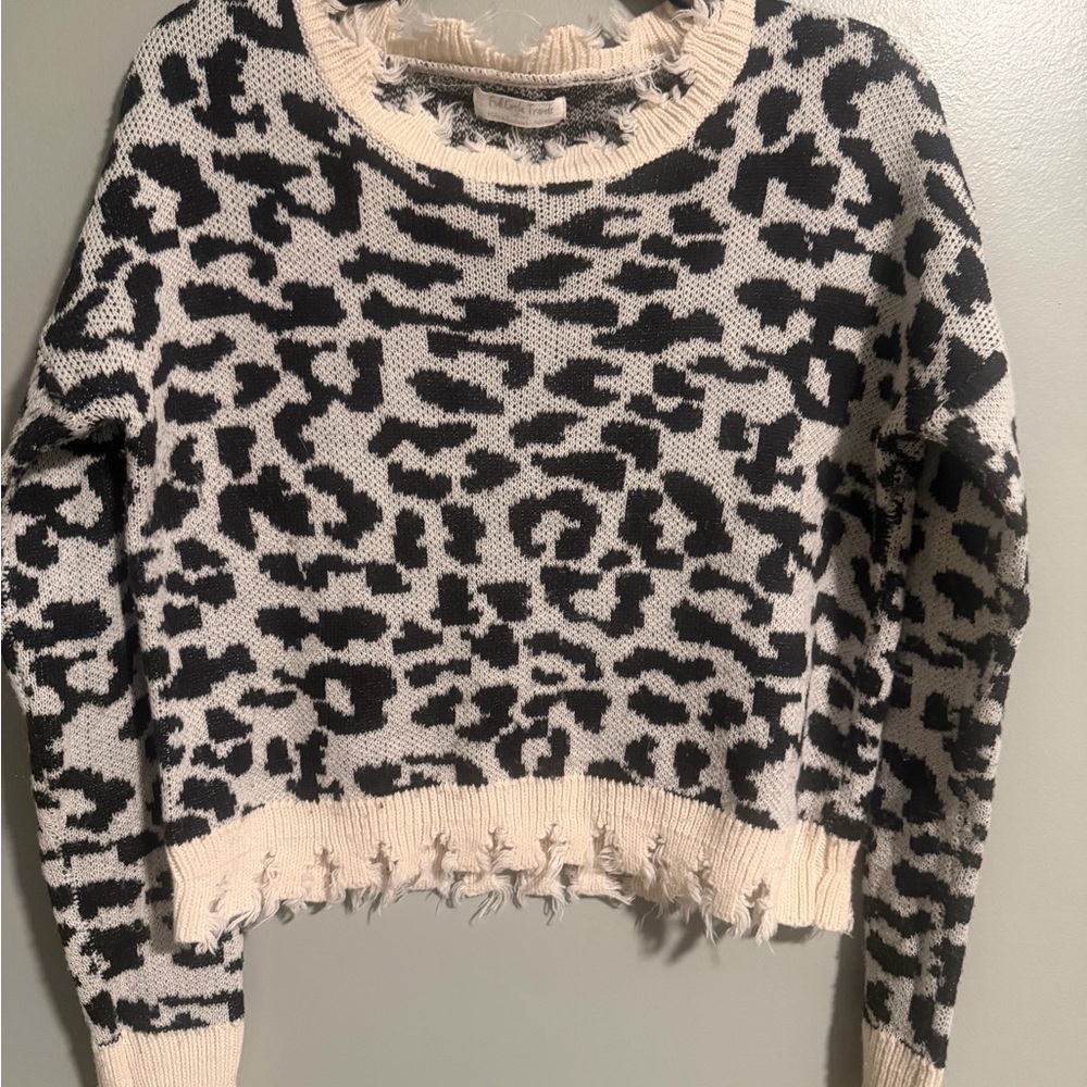 Full Circle Trends Distressed Leopard Print Cropped Sweater size medium